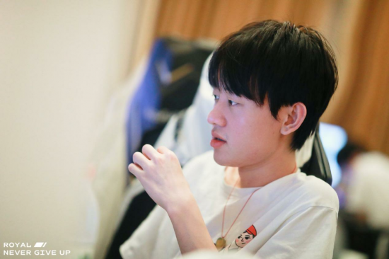 全华班逆袭战胜T1震惊电竞圈